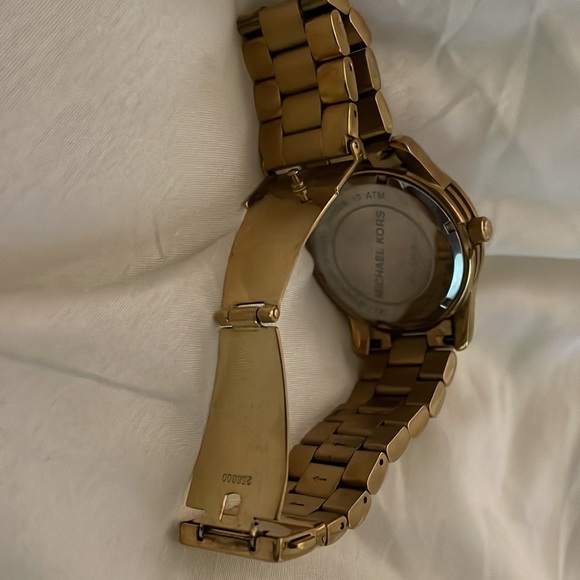 Gold Michael Kors watch - Picture 3 of 8